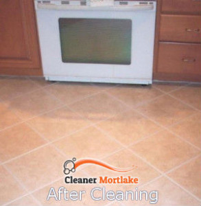 kitchen-cleaning-after-mortlake